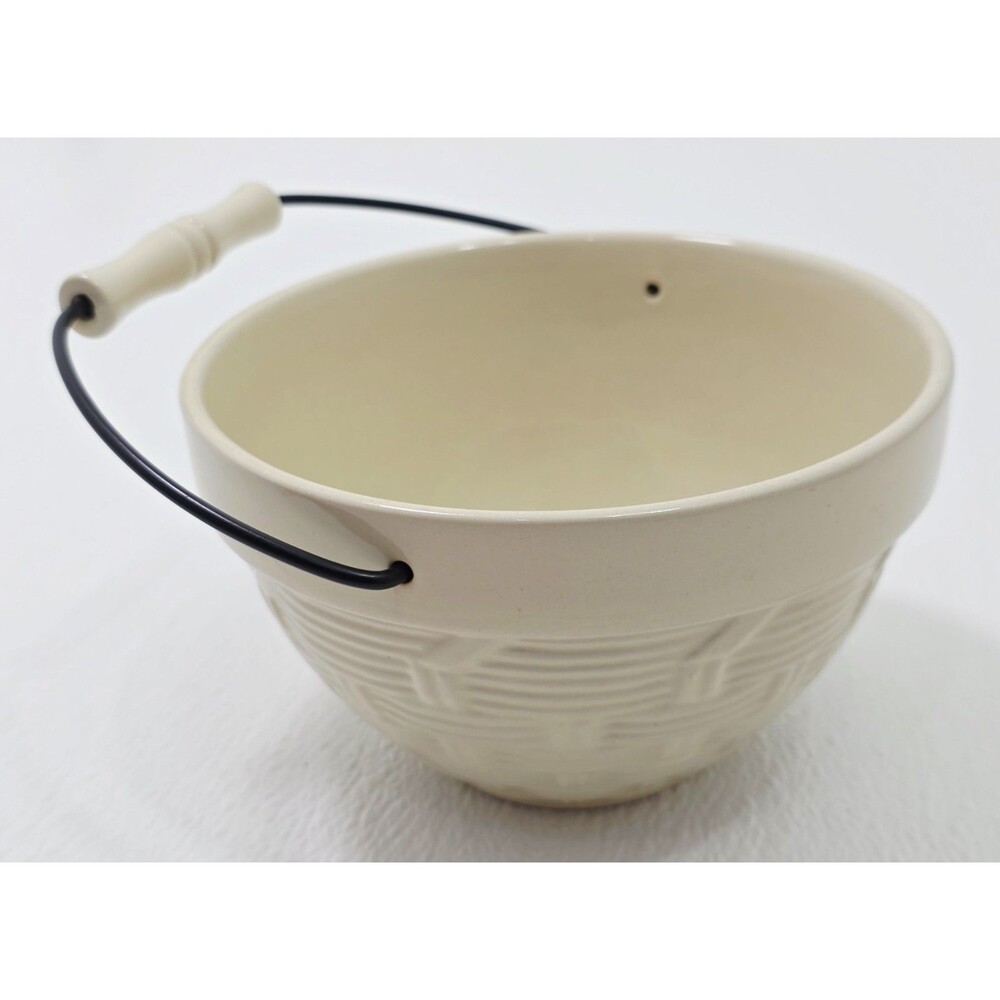 WCL Country Basketweave Pottery Serving Bowl Basket Core Cottagecore Off-White